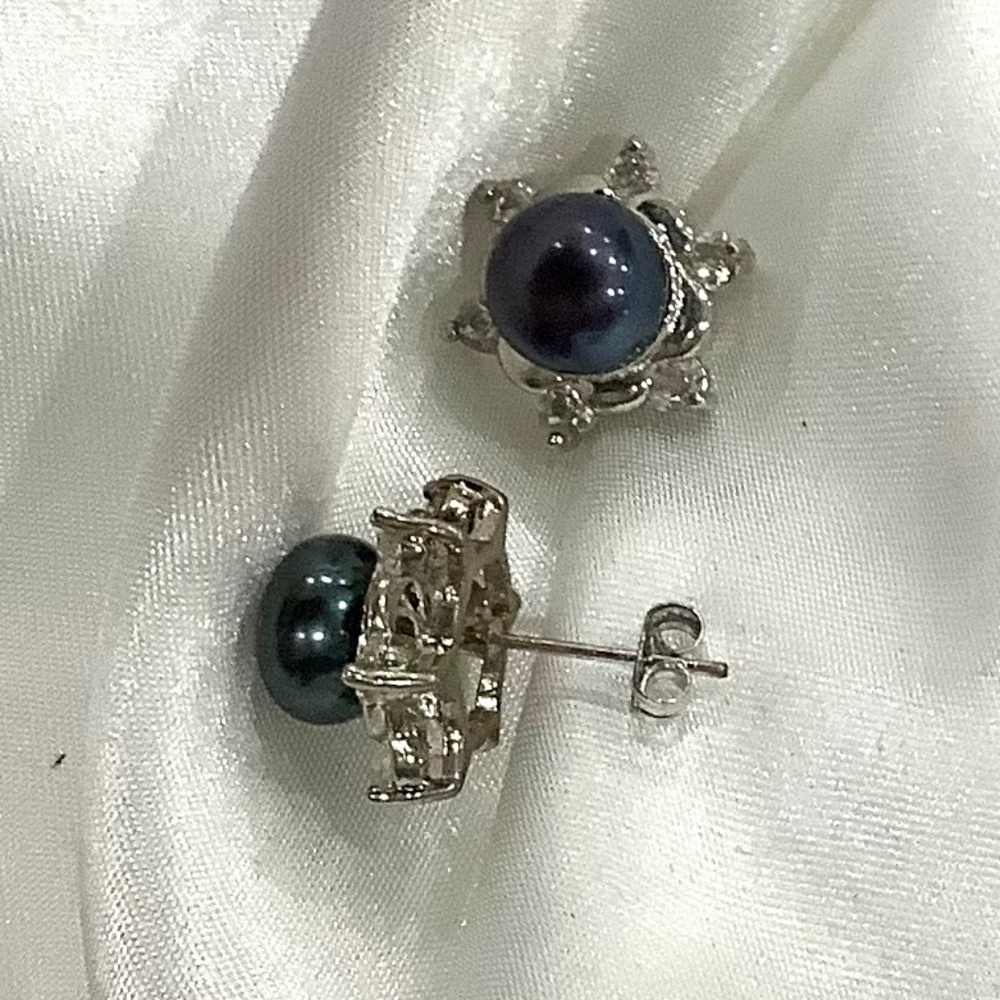 Luxury 9-10mm Black Freshwater Pearl Earrings with CZ Diamonds